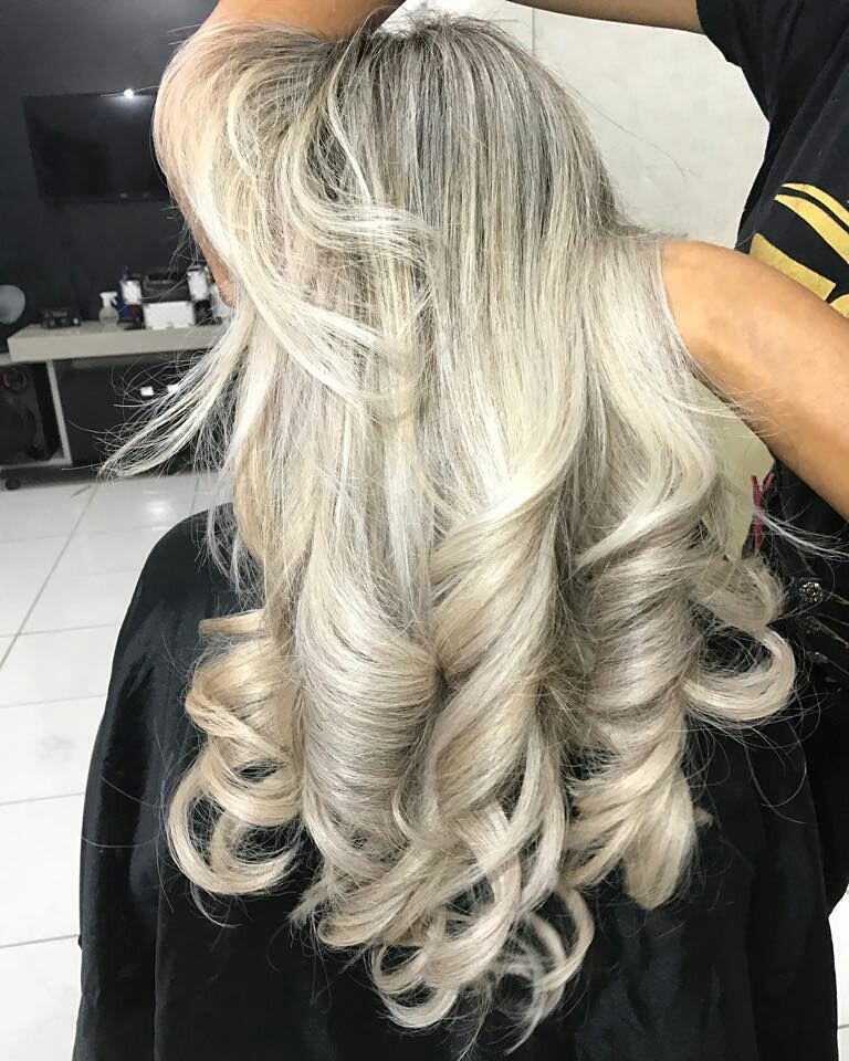 Mentoria em Mega Hair para Loiras em Cuiabá com Neucy Shayna Mentoria em Mega Hair para Loiras em Cuiabá com Neucy Shayna